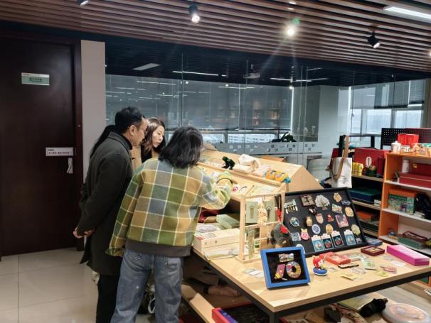 6119a54925602eb1e30b61c948f2d269