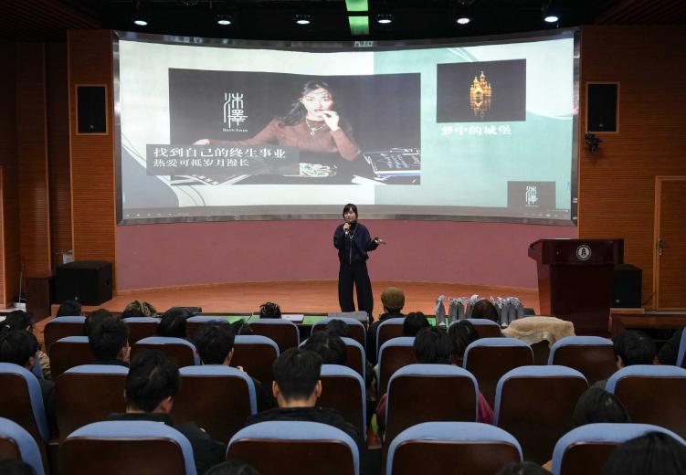 7813efc662c7cb744d192590bb2c274d